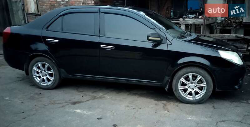 Седан Geely MK 2008 в Ромнах