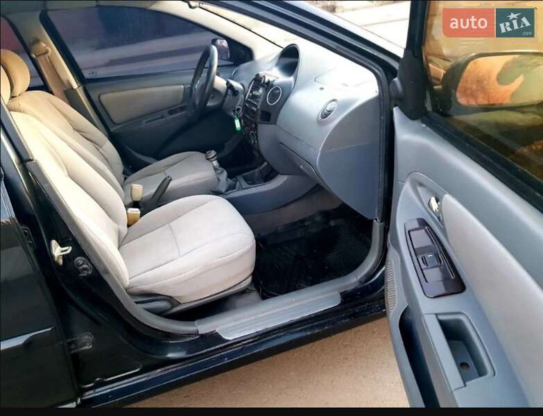 Седан Geely MK 2008 в Новому Бузі