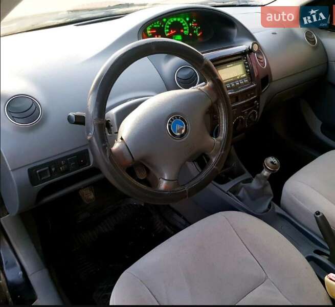 Седан Geely MK 2008 в Новому Бузі