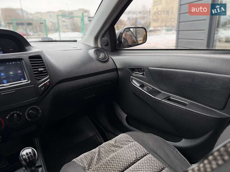 Седан Geely MK 2012 в Шептицькому