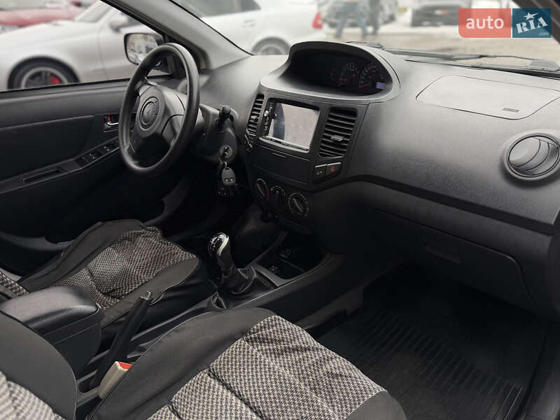 Седан Geely MK 2012 в Шептицькому