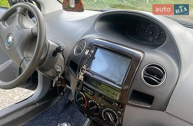 Седан Geely MK 2009 в Турці