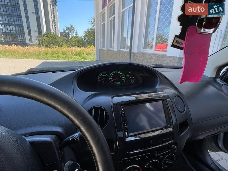 Седан Geely MK 2010 в Новояворівську