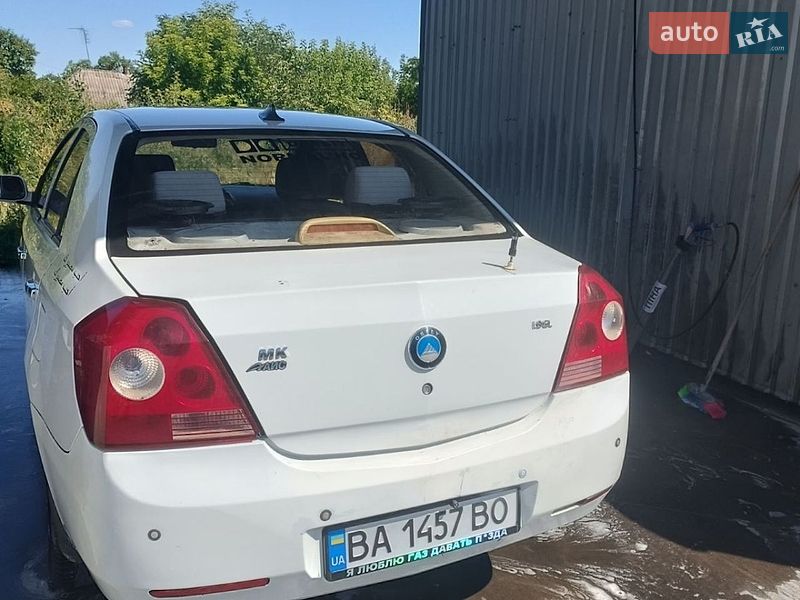 Седан Geely MK 2011 в Смілі