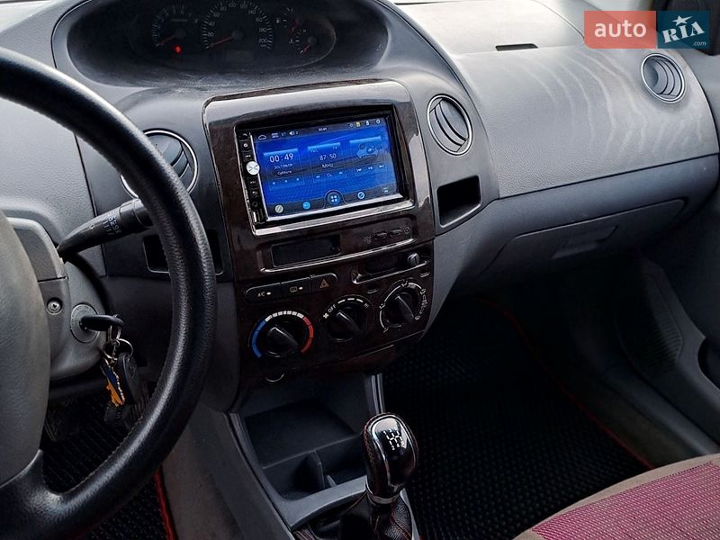 Седан Geely MK 2008 в Ромнах