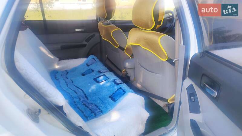Седан Geely MR 2008 в Новоселиці