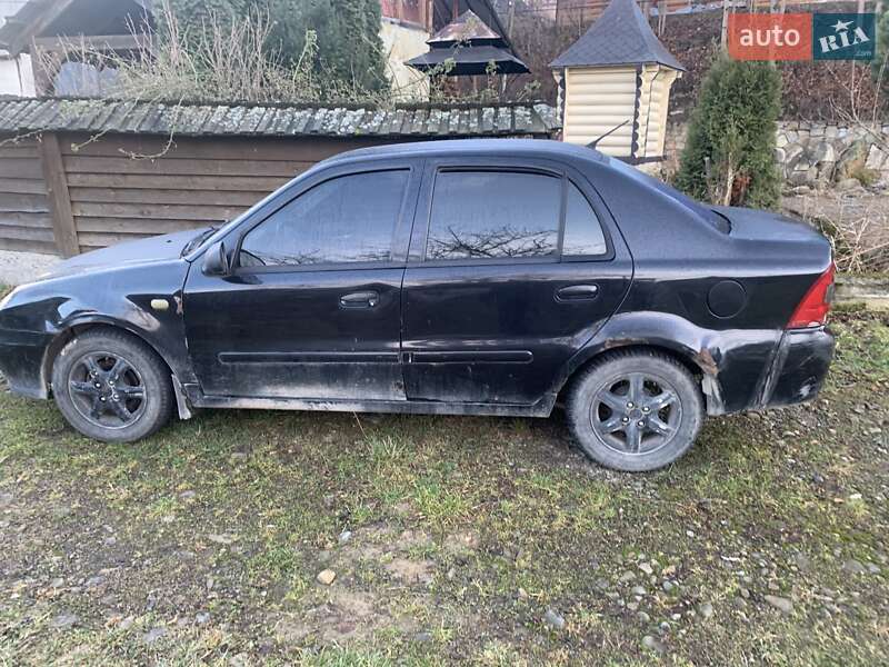 Хэтчбек Geely MR 2008 в Яремче