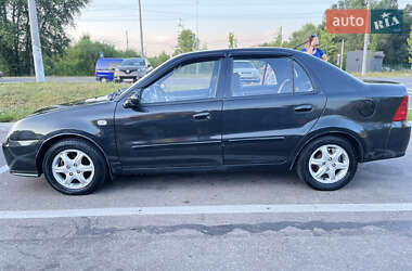 Седан Geely MR 2010 в 