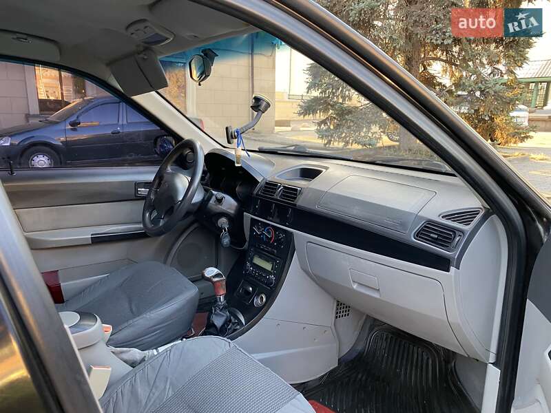 Хэтчбек Geely MR 2007 в 