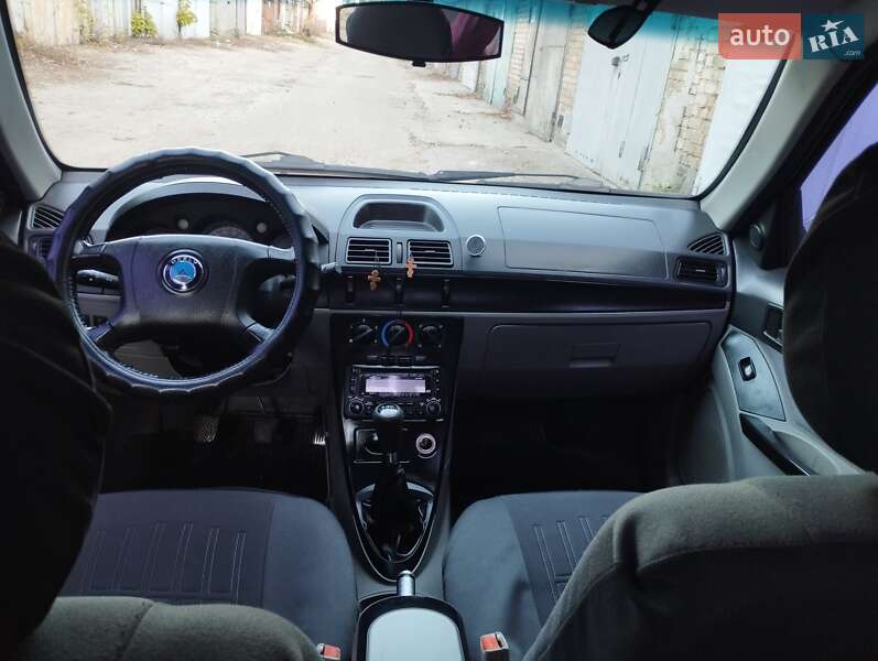 Седан Geely MR 2007 в Кременці