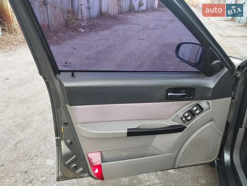 Седан Geely MR 2007 в Кременці