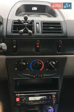 Хэтчбек Geely MR 2007 в 