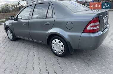 Седан Geely MR 2013 в 