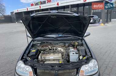 Седан Geely MR 2013 в 