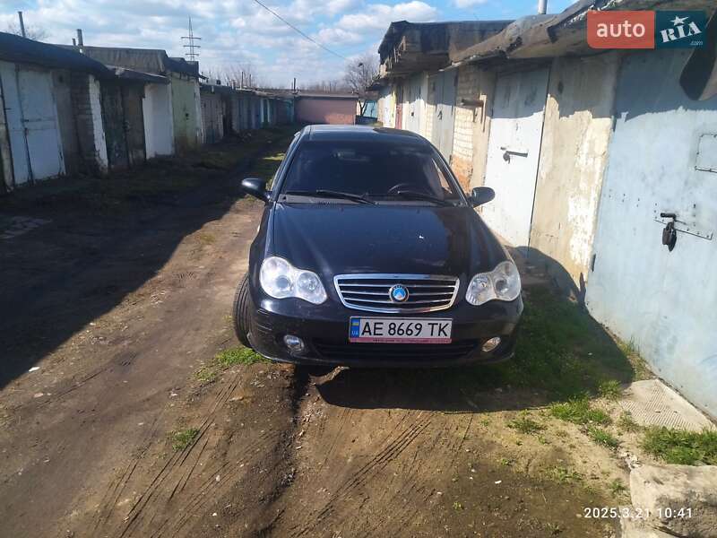 Седан Geely MR 2010 в 