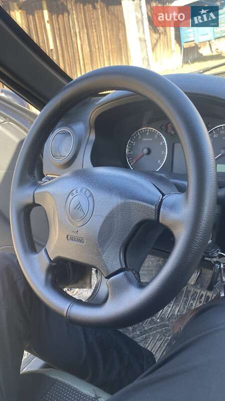 Седан Geely MR 2010 в Чернигове