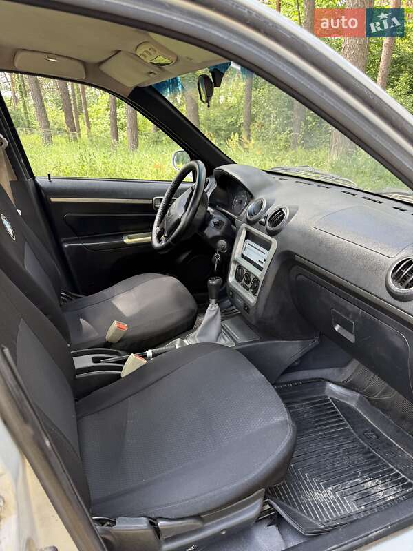 Седан Geely MR 2009 в Житомире