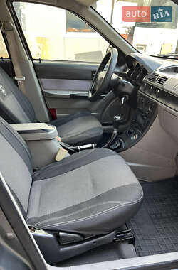 Хэтчбек Geely MR 2008 в 