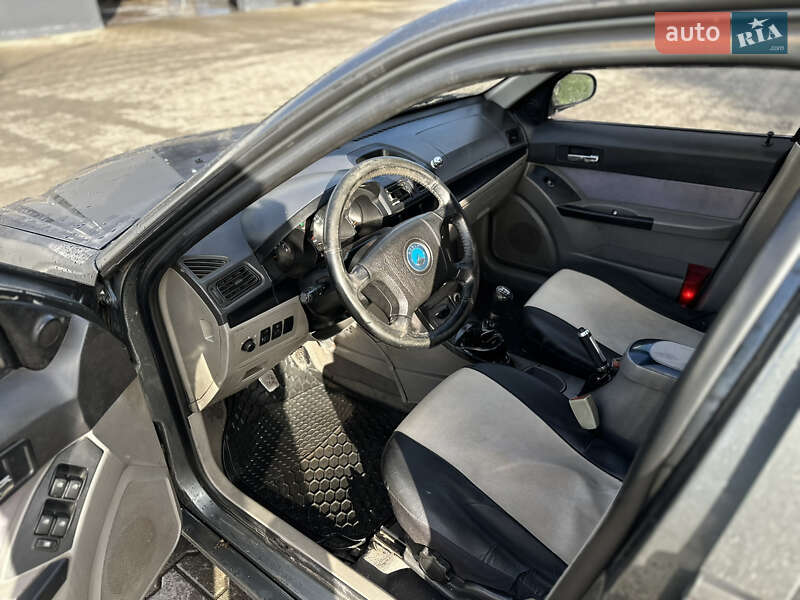 Хэтчбек Geely MR 2008 в Шептицькому