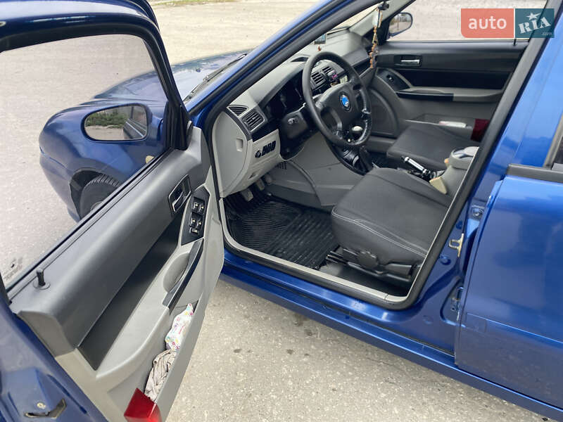 Хэтчбек Geely MR 2008 в Шумске