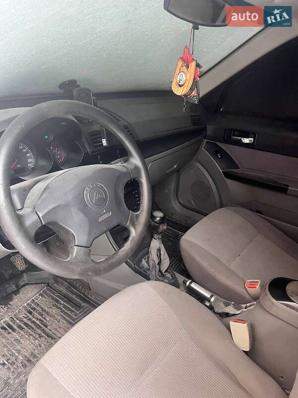 Хэтчбек Geely MR 2008 в Бобрке