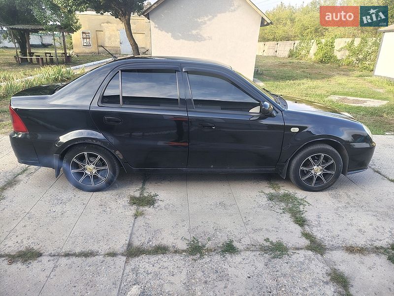 Седан Geely MR 2010 в Павлограді
