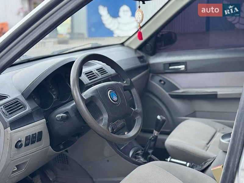 Хэтчбек Geely MR 2008 в Кривом Роге