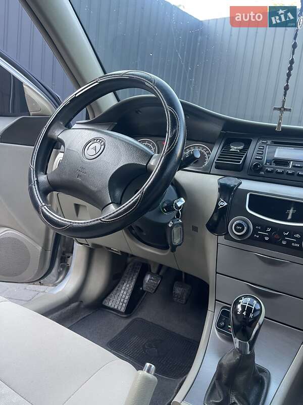 Седан Geely SL 2011 в Стрию