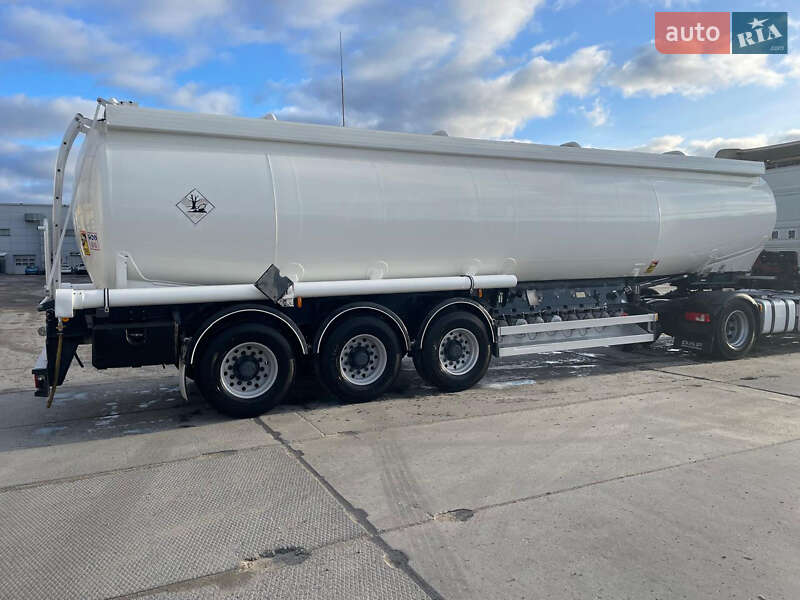 Цистерна полуприцеп General Trailers ТХ34 2003 в Киеве