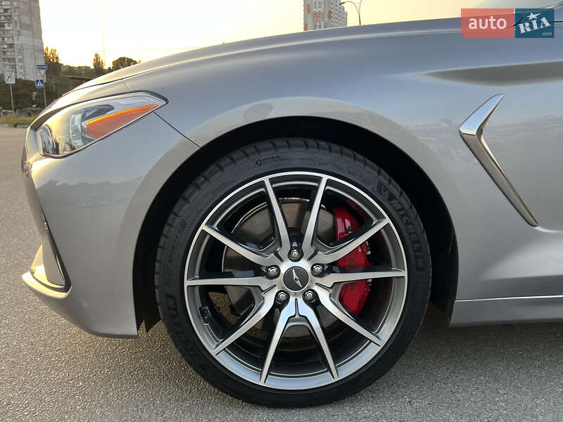 Седан Genesis G70 2019 в Киеве
