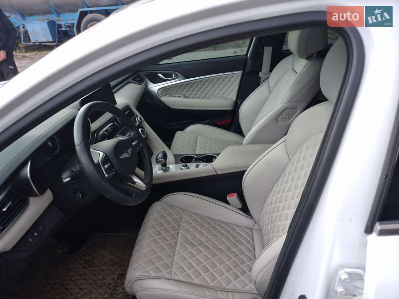 Седан Genesis G70 2022 в Киеве