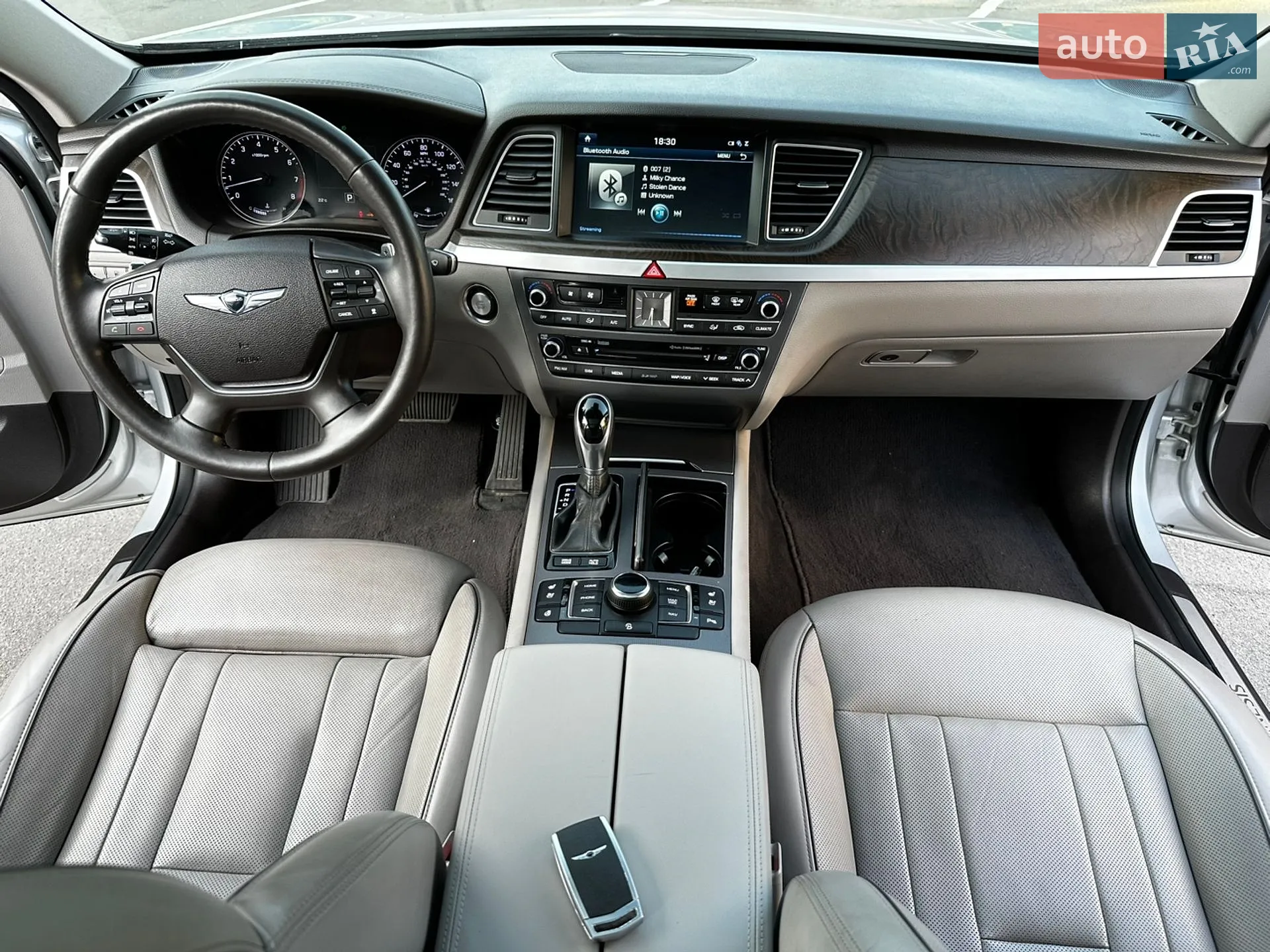 2016 Genesis G80 - мініатюра 16