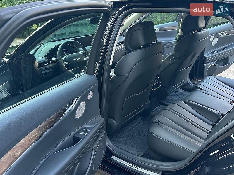 Седан Genesis G80 2024 в Умані