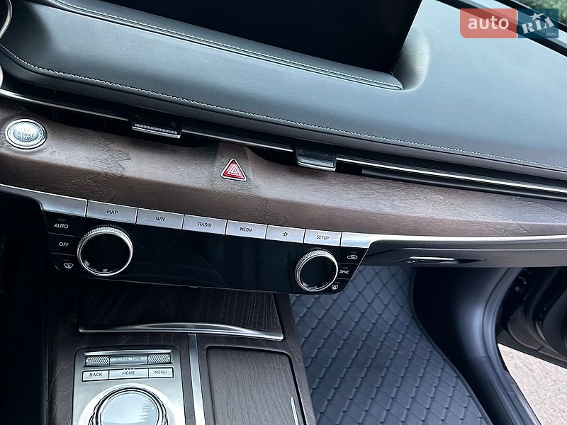 Седан Genesis G80 2024 в Умані