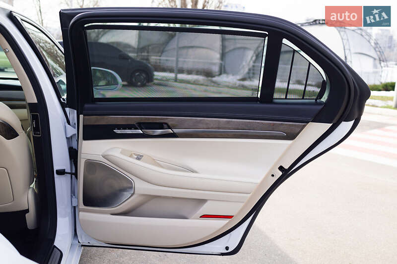 Седан Genesis G90 2018 в Киеве