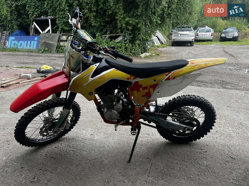 Мотоцикл Багатоцільовий (All-round) Geon Terra-X 2018 в 