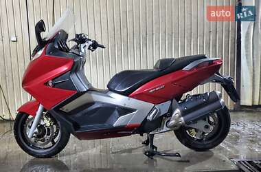 Макси-скутер Gilera GP 2008 в 
