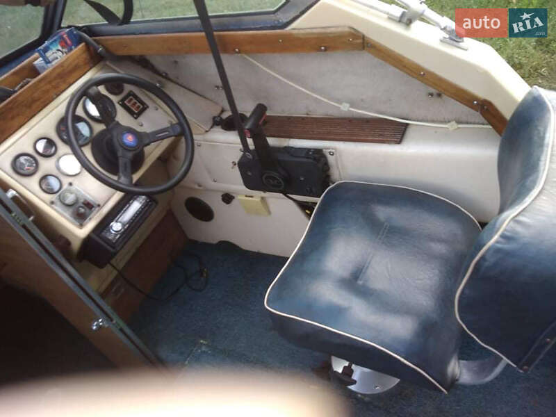 Катер Glastron Aventura 1989 в Николаеве