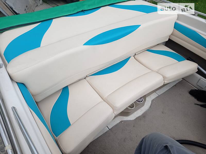 Моторна яхта Glastron Glastron 2003 в Василькові