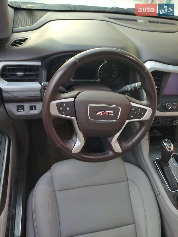 Внедорожник / Кроссовер GMC Acadia 2017 в Житомире