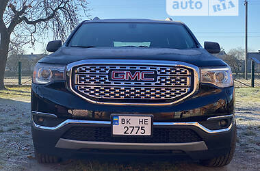 Внедорожник / Кроссовер GMC Acadia 2016 в Сарнах