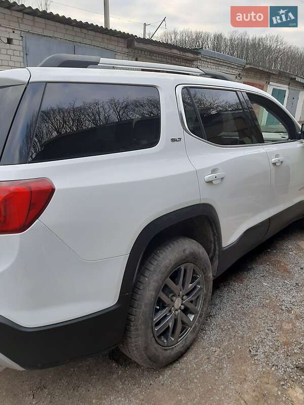 Внедорожник / Кроссовер GMC Acadia 2017 в Житомире