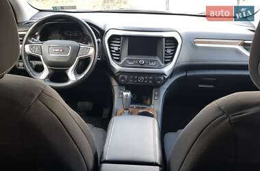 Внедорожник / Кроссовер GMC Acadia 2017 в 