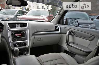 Внедорожник / Кроссовер GMC Acadia 2012 в 