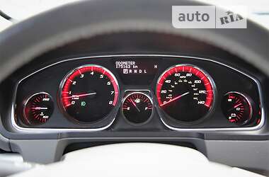 Внедорожник / Кроссовер GMC Acadia 2012 в 