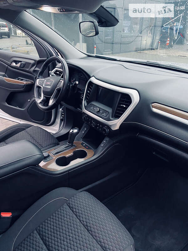 Внедорожник / Кроссовер GMC Acadia 2018 в Коломые фото 15 Внедорожник / Кроссовер GMC Acadia 2018 в Коломые