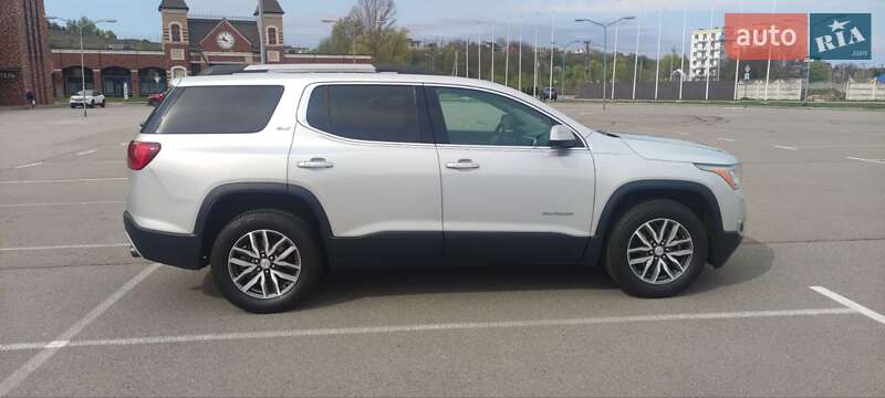 Позашляховик / Кросовер GMC Acadia 2017 в Києві