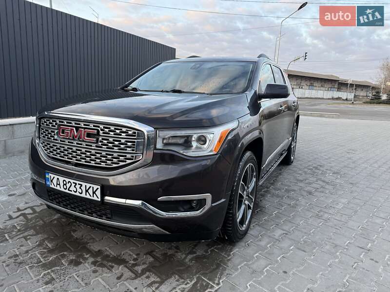 Позашляховик / Кросовер GMC Acadia 2017 в Києві