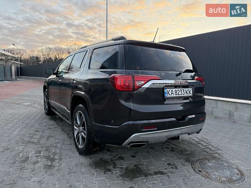 Позашляховик / Кросовер GMC Acadia 2017 в Києві