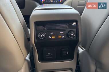 Внедорожник / Кроссовер GMC Acadia 2016 в 